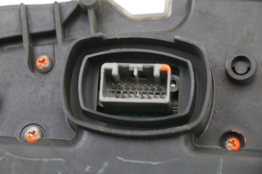 photo de CONTACHILOMETRI HONDA FES S-WING SWING ABS 125 (2007 - 2015) - Marcature e riferimenti originali