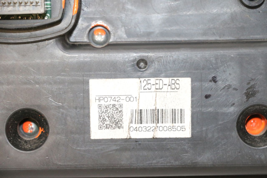 photo de CONTACHILOMETRI HONDA FES S-WING SWING ABS 125 (2007 - 2015) - Marcature e riferimenti originali