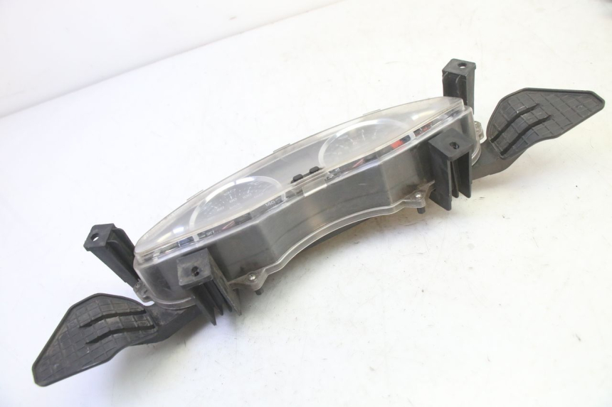 photo de CONTACHILOMETRI HONDA FES S-WING SWING ABS 125 (2007 - 2015) - Dettagli dei punti di fissaggio