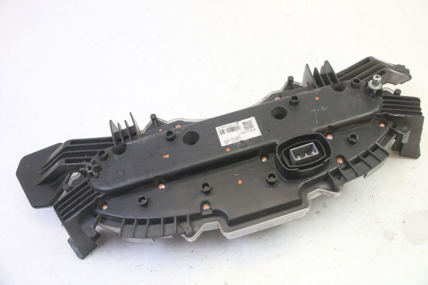 photo de CONTACHILOMETRI HONDA FES S-WING SWING ABS 125 (2007 - 2015) - Caratteristiche distintive