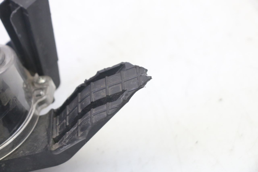 photo de CONTACHILOMETRI HONDA FES S-WING SWING ABS 125 (2007 - 2015) - Dettagli dei punti di fissaggio