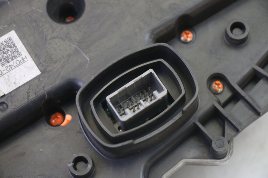 photo de CONTACHILOMETRI HONDA FES S-WING SWING ABS 125 (2007 - 2015) - Zoom sui componenti