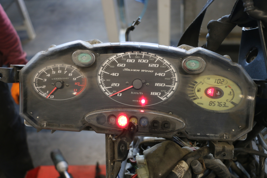 photo de CONTACHILOMETRI HONDA FJS SILVER WING SILVERWING 400 (2005 - 2008) - Dettaglio del componente