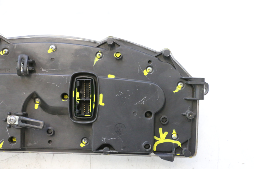 photo de CONTACHILOMETRI HONDA FJS SILVER WING SILVERWING 400 (2005 - 2008) - Caratteristiche distintive
