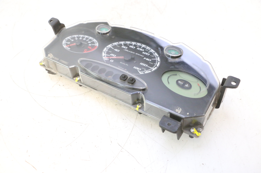 photo de CONTACHILOMETRI HONDA FJS SILVER WING SILVERWING 400 (2005 - 2008) - Focus sulla struttura