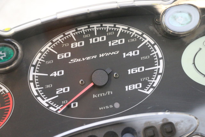 photo de CONTACHILOMETRI HONDA FJS SILVER WING SILVERWING 400 (2005 - 2008) - Primo piano tecnico