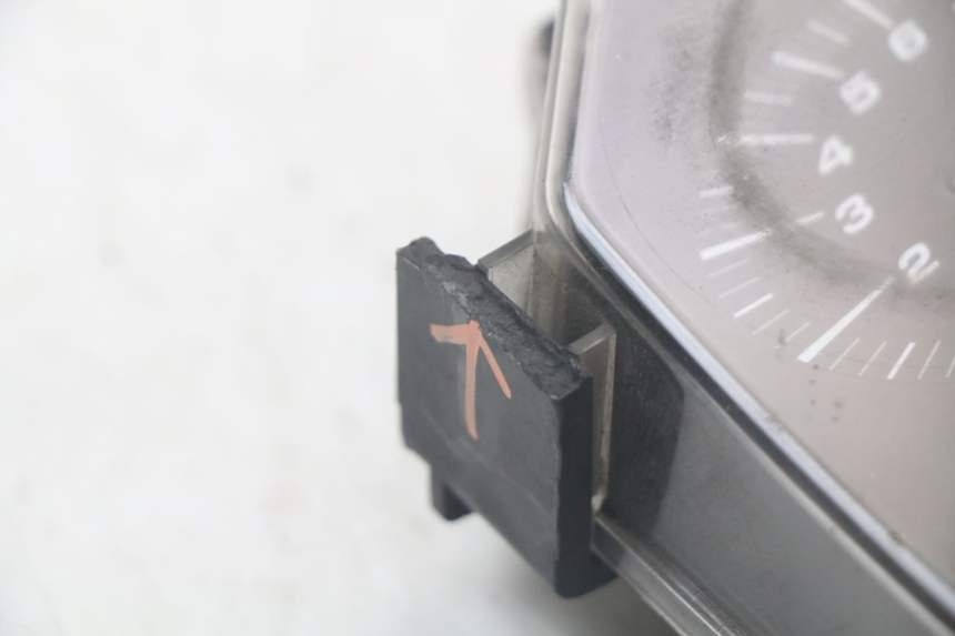 photo de CONTACHILOMETRI HONDA FJS SILVERWING SILVER WING 600 (2001 - 2010) - Dettagli dei punti di fissaggio