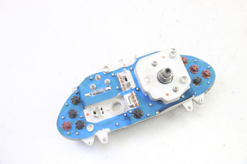 photo de CONTACHILOMETRI PIAGGIO FLY 2T 50 (2004 - 2017) - Stato della superficie e materiale