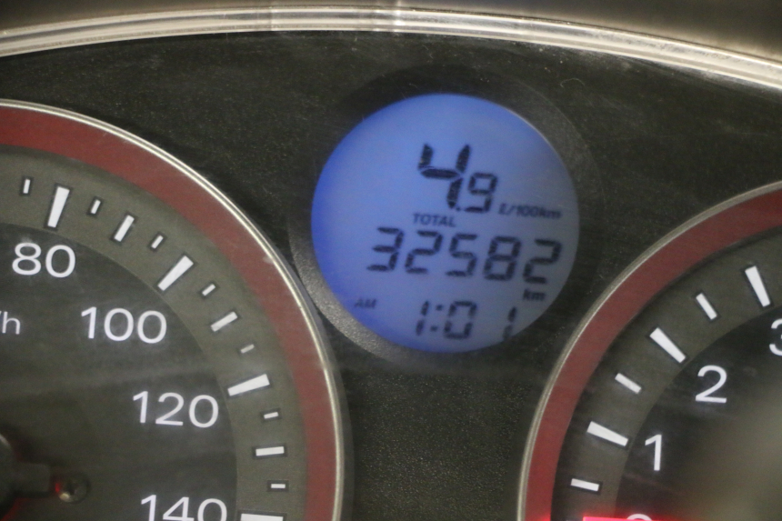 photo de CONTACHILOMETRI HONDA FORZA ABS 300 (2013 - 2017) - Zoom sullo stato d'uso