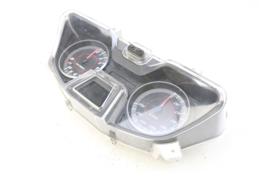 photo de CONTACHILOMETRI HONDA FORZA 125 (2015 - 2016) - Altra angolazione