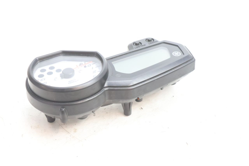 photo de CONTACHILOMETRI YAMAHA FZ8 800 (2010 - 2016) - Primo piano tecnico