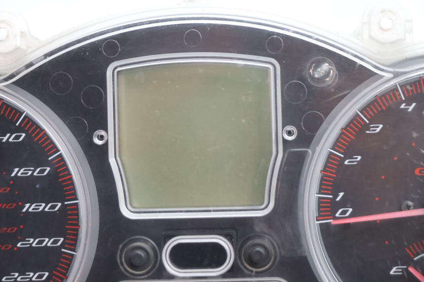 photo de CONTACHILOMETRI GILERA GP 800 (2007 - 2013) - Altra angolazione