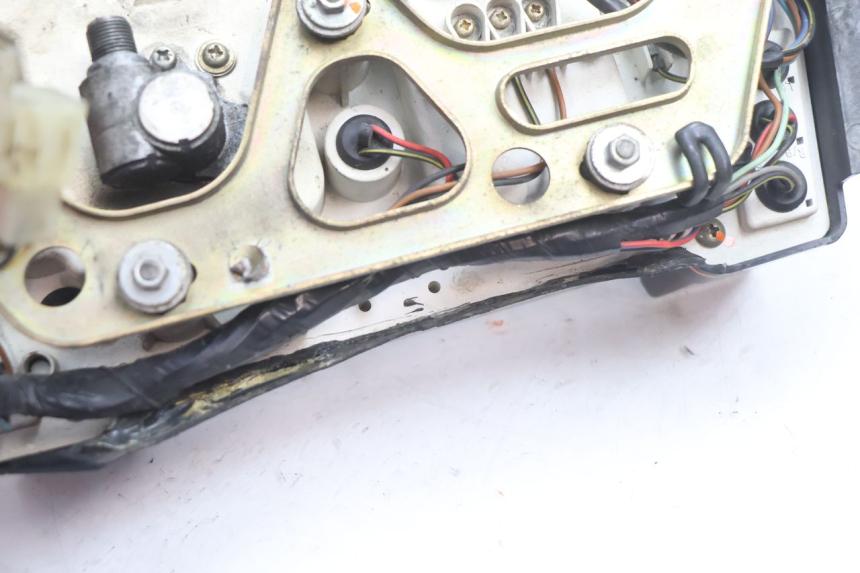 photo de CONTACHILOMETRI KAWASAKI GPX F ZX750F 750 (1986 - 1990) - Zoom sui componenti