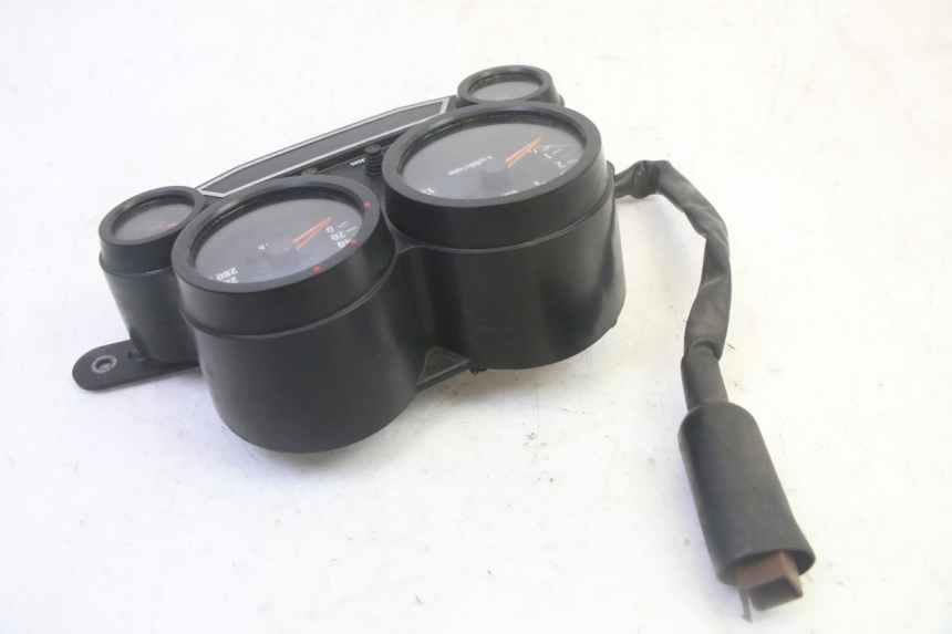 photo de CONTACHILOMETRI KAWASAKI GPZ RX 1000 (1986 - 1988) - Stato della superficie e materiale