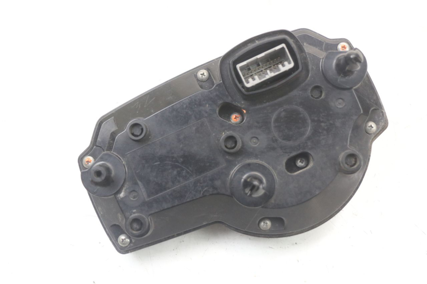 photo de CONTACHILOMETRI SUZUKI GSR 750 (2011 - 2017) - Stato della superficie e materiale