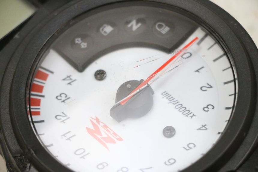 photo de CONTACHILOMETRI SUZUKI GSXR GSX-R 1000 (2003 - 2004) - Zoom sui componenti