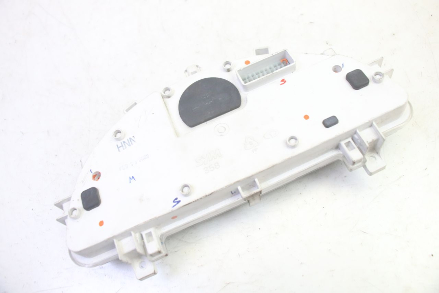 photo de CONTACHILOMETRI SYM GTS EVO 125 (2009 - 2013) - Marcature e riferimenti originali