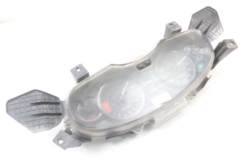 photo de CONTACHILOMETRI HONDA FES S-WING SWING 125 (2007 - 2015) - Dettagli dei punti di fissaggio