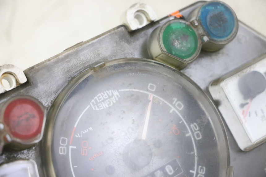 photo de CONTACHILOMETRI PEUGEOT JET FORCE CARBU 50 (2003 - 2016) - Caratteristiche distintive