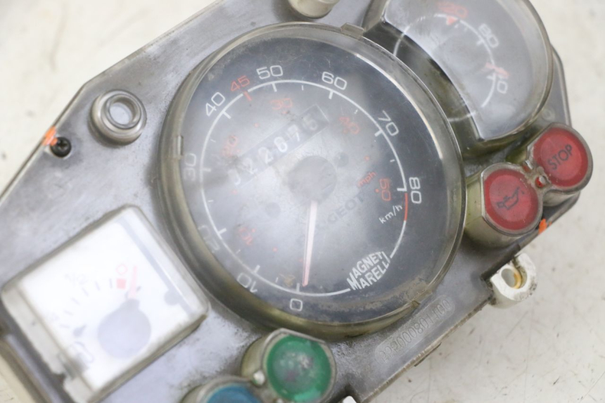 photo de CONTACHILOMETRI PEUGEOT JET FORCE CARBU 50 (2003 - 2016) - Stato della superficie e materiale