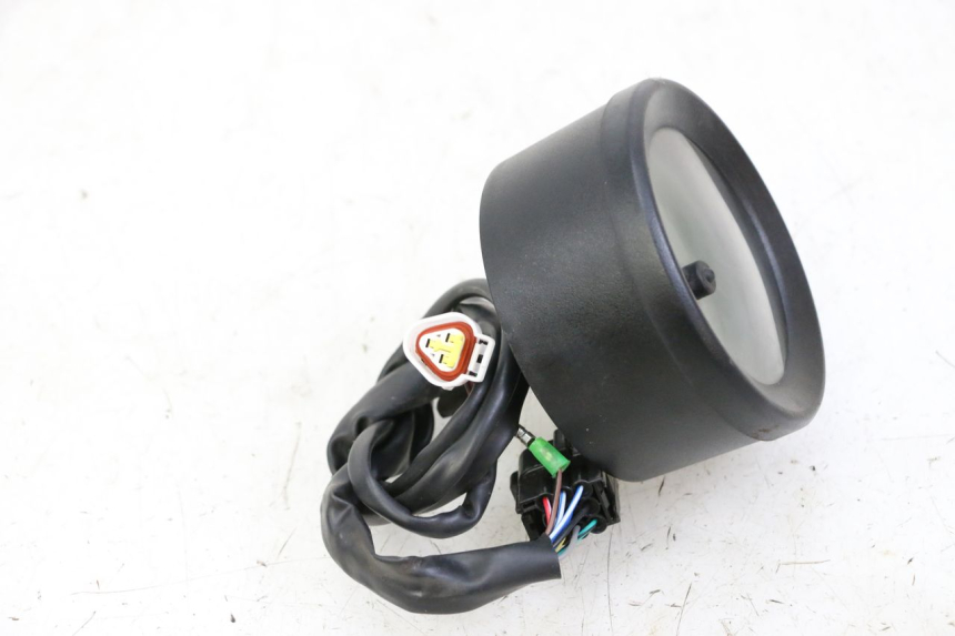 photo de CONTACHILOMETRI KEEWAY K-LIGHT KLIGHT 125 (2018 - 2025) - Stato della superficie e materiale