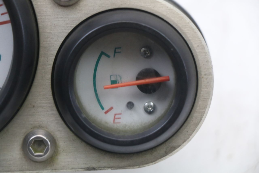 photo de CONTACHILOMETRI KAWASAKI ZR7 ZR-7 S 750 (1999 - 2004) - Primo piano tecnico