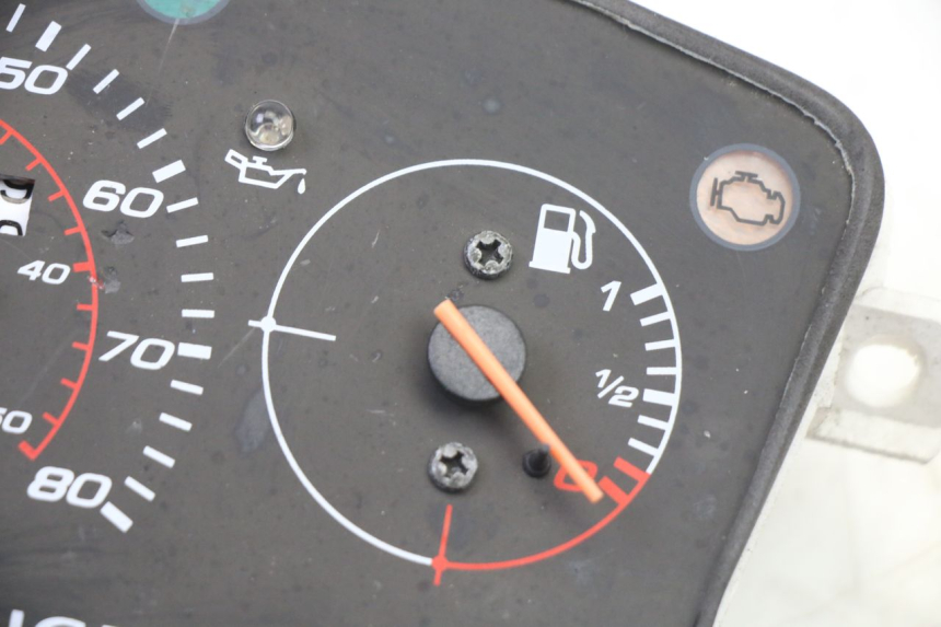 photo de CONTACHILOMETRI PEUGEOT KISBEE 2T 50 (2018 - 2022) - Zoom sullo stato d'uso