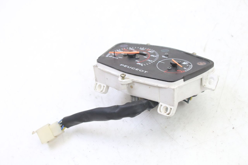 photo de CONTACHILOMETRI PEUGEOT KISBEE 2T 50 (2018 - 2022) - Primo piano tecnico