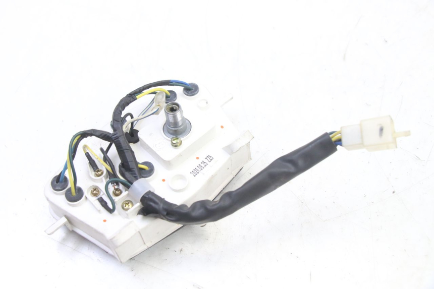 photo de CONTACHILOMETRI PEUGEOT KISBEE 2T 50 (2018 - 2022) - Dettagli dei punti di fissaggio