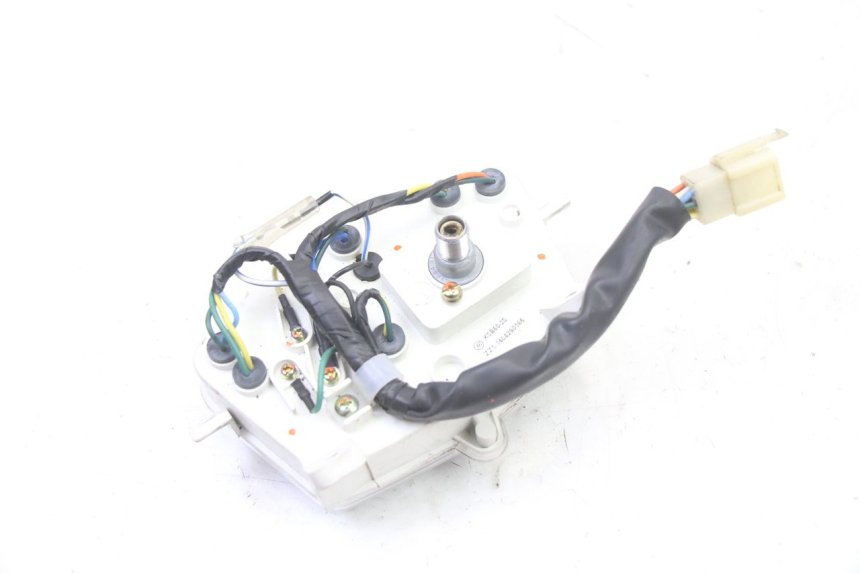 photo de CONTACHILOMETRI PEUGEOT KISBEE 2T 50 (2010 - 2017) - Dettagli dei punti di fissaggio