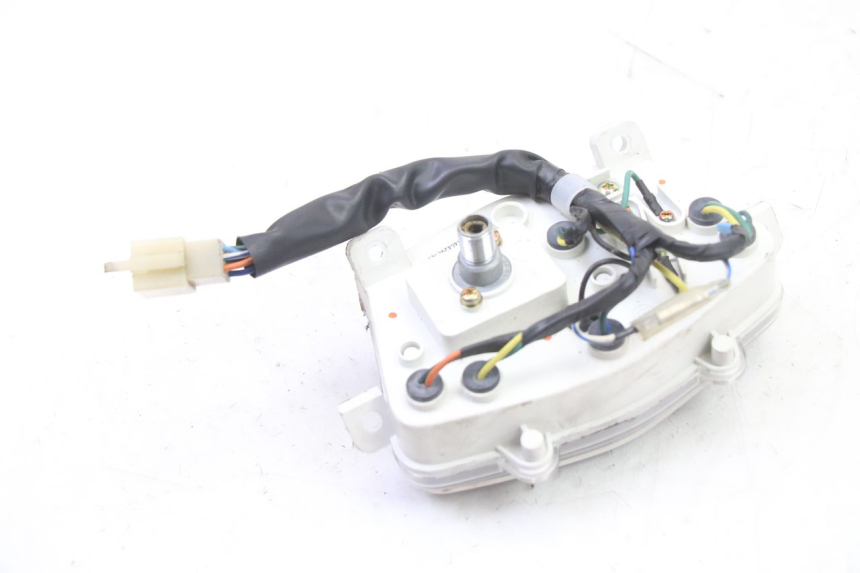 photo de CONTACHILOMETRI PEUGEOT KISBEE 2T 50 (2010 - 2017) - Stato della superficie e materiale