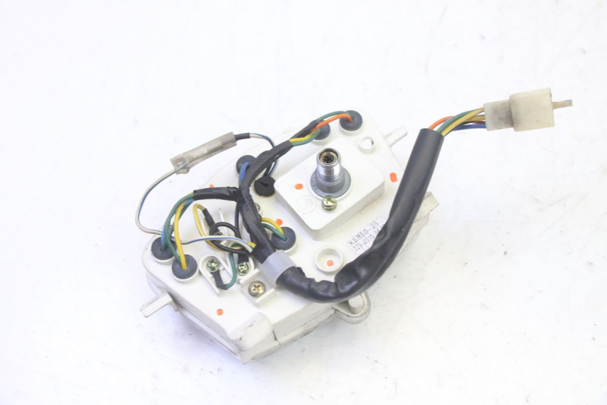 photo de CONTACHILOMETRI PEUGEOT KISBEE 2T 50 (2010 - 2017) - Dettagli dei punti di fissaggio