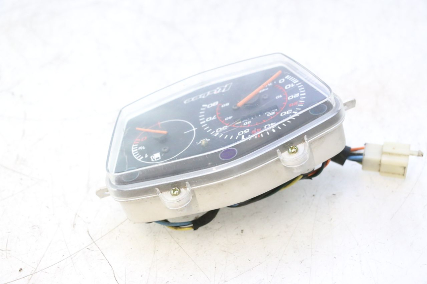 photo de CONTACHILOMETRI PEUGEOT KISBEE 2T 50 (2010 - 2017) - Zoom sullo stato d'uso