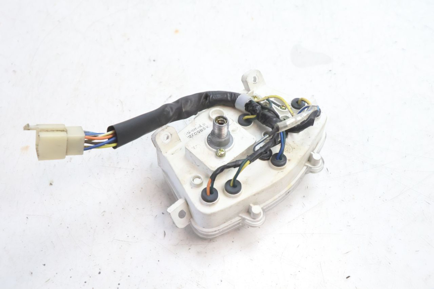 photo de CONTACHILOMETRI PEUGEOT KISBEE 2T 50 (2010 - 2017) - Stato della superficie e materiale