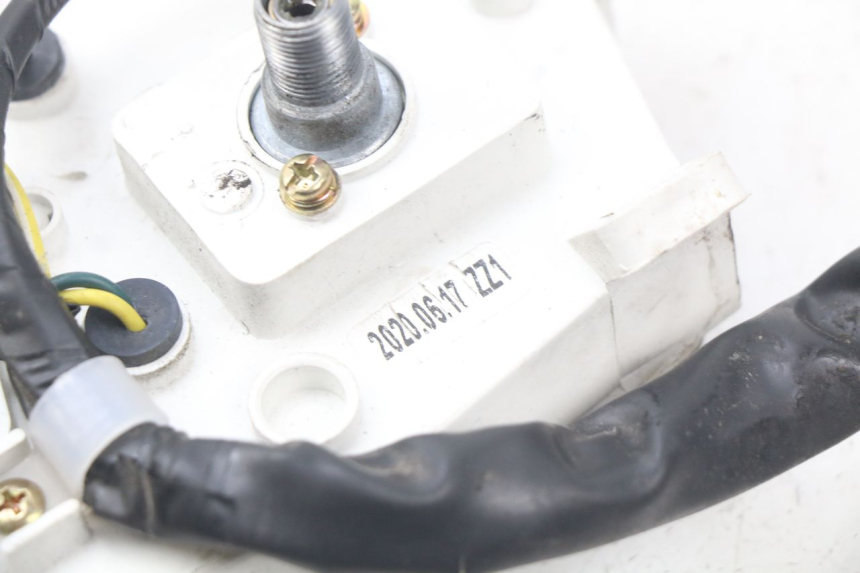 photo de CONTACHILOMETRI PEUGEOT KISBEE 4T 50 (2018 - 2022) - Zoom sullo stato d'uso