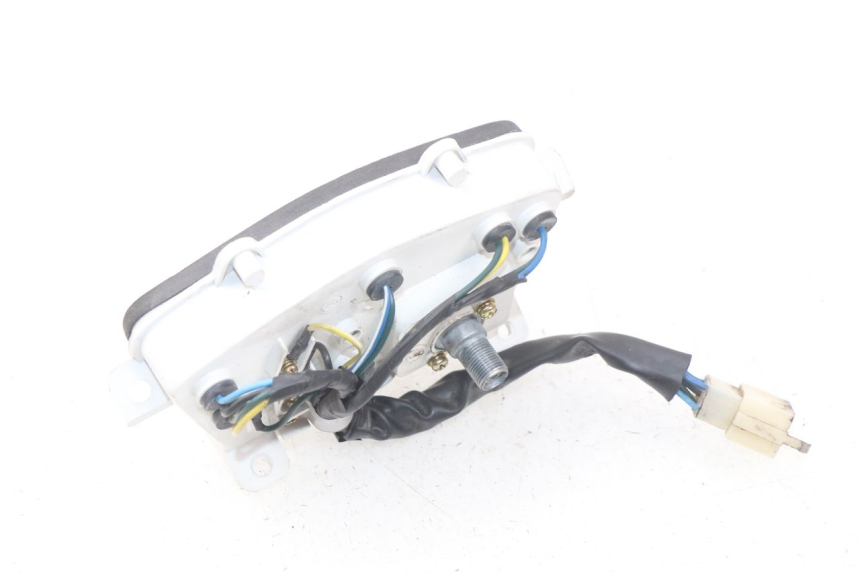 photo de CONTACHILOMETRI PEUGEOT KISBEE 4T 50 (2018 - 2022) - Stato della superficie e materiale