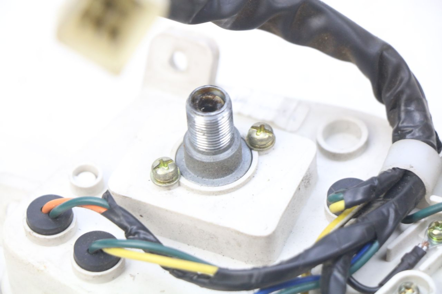 photo de CONTACHILOMETRI PEUGEOT KISBEE 4T 50 (2010 - 2017) - Altra angolazione