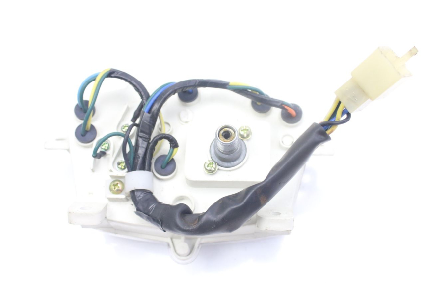 photo de CONTACHILOMETRI PEUGEOT KISBEE 4T 50 (2010 - 2017) - Primo piano tecnico