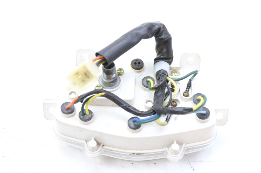 photo de CONTACHILOMETRI PEUGEOT KISBEE 4T 50 (2010 - 2017) - Altra angolazione