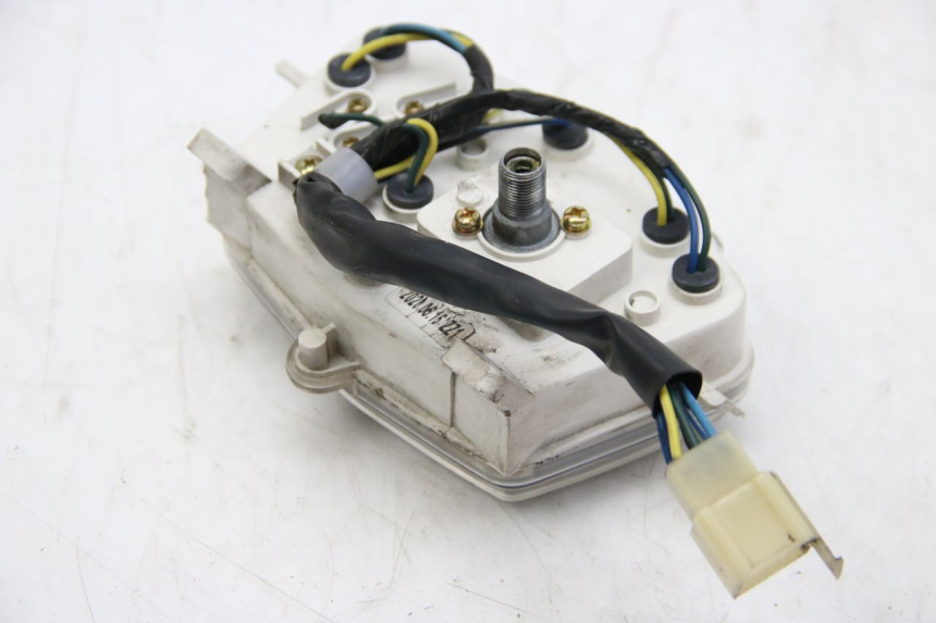 photo de CONTACHILOMETRI PEUGEOT KISBEE 4T 50 (2018 - 2022) - Altra angolazione