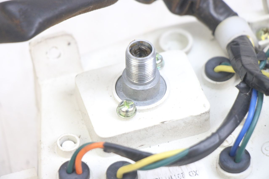 photo de CONTACHILOMETRI PEUGEOT KISBEE 4T 50 (2010 - 2017) - Stato della superficie e materiale