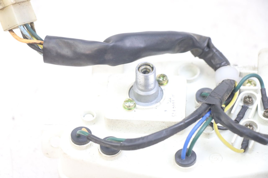 photo de CONTACHILOMETRI PEUGEOT KISBEE 4T 50 (2010 - 2017) - Altra angolazione