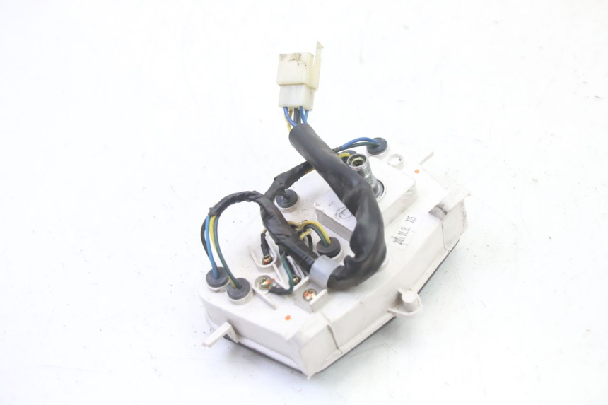 photo de CONTACHILOMETRI PEUGEOT KISBEE 4T 50 (2018 - 2022) - Dettagli dei punti di fissaggio