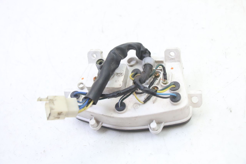 photo de CONTACHILOMETRI PEUGEOT KISBEE 4T 50 (2018 - 2022) - Stato della superficie e materiale