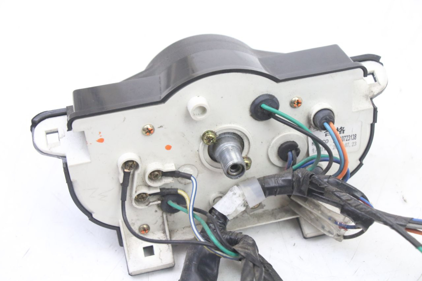 photo de CONTACHILOMETRI KYMCO AGILITY 4T 50 (2018 - 2022) - Dettagli dei punti di fissaggio