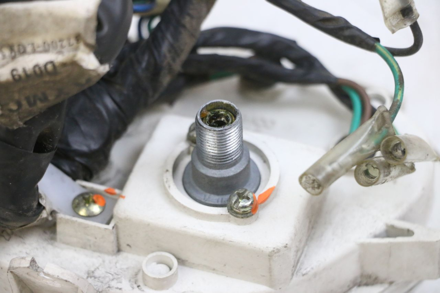 photo de CONTACHILOMETRI KYMCO LIKE 125 (2009 - 2016) - Dettagli dei punti di fissaggio