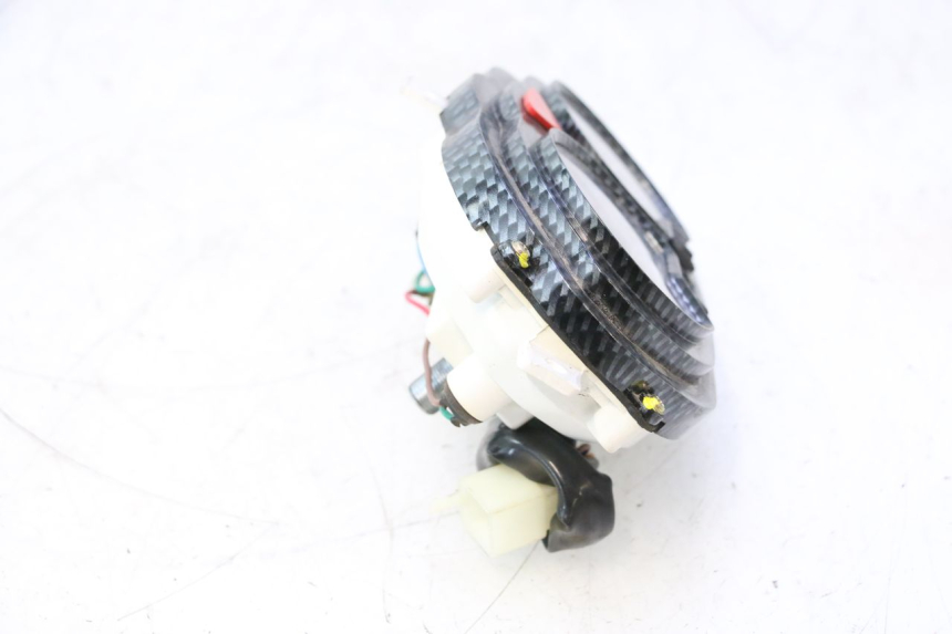 photo de CONTACHILOMETRI LONGJIA LJ50QT 8M 2T 50 (2010 - 2017) - Stato della superficie e materiale