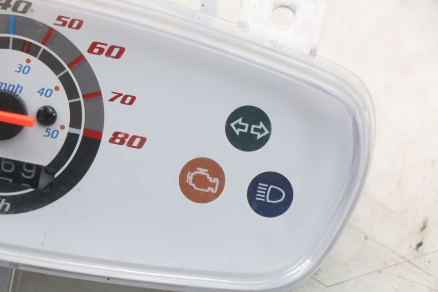 photo de CONTACHILOMETRI MASH LEGEND'R 4T 50 (2021 - 2025) - Primo piano tecnico