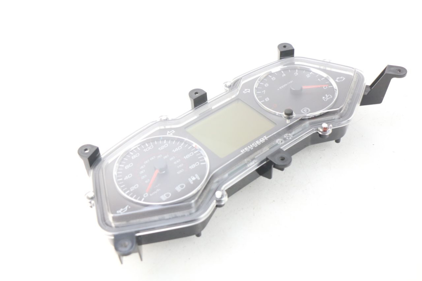 photo de CONTACHILOMETRI PEUGEOT METROPOLIS 400 (2017 - 2020) - Altra angolazione