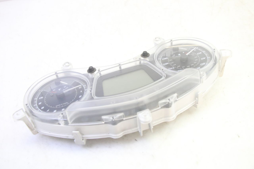 photo de CONTACHILOMETRI PIAGGIO MP3 HPE 350 (2018 - 2020) - Stato della superficie e materiale